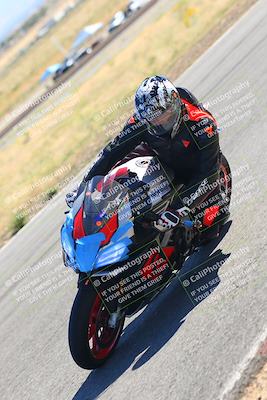 media/Oct-15-2023-TrackXperience (Sun) [[85198ff50b]]/Group 2/session 4 turn 3/